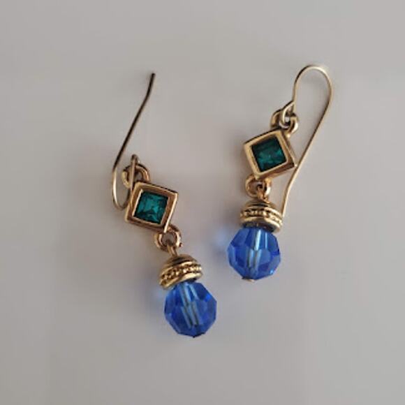 Swarovski Dainty Drop Earrings Green and Blue Crystals Gold Plate Swan Signed - Picture 2 of 5